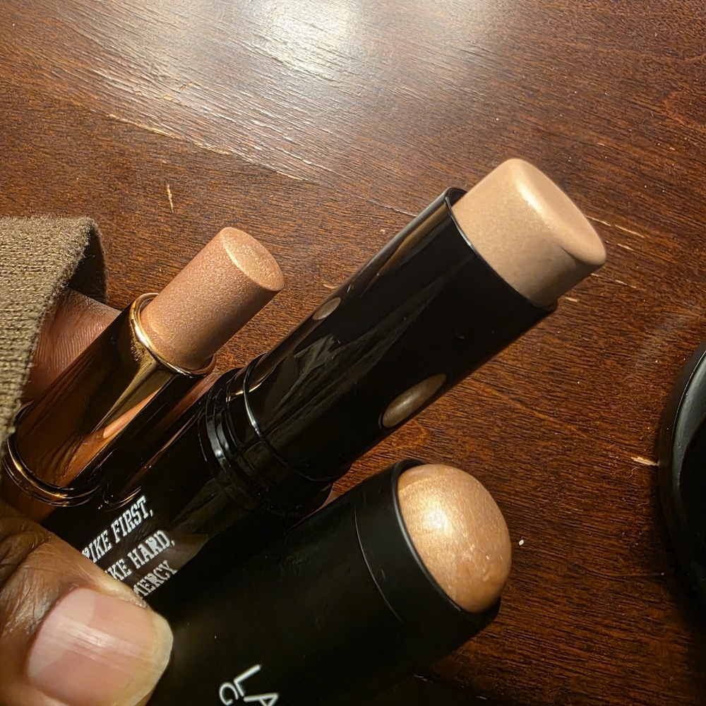 Laura Geller Easy Illuminating Stick - Black - Picture 4 of 7